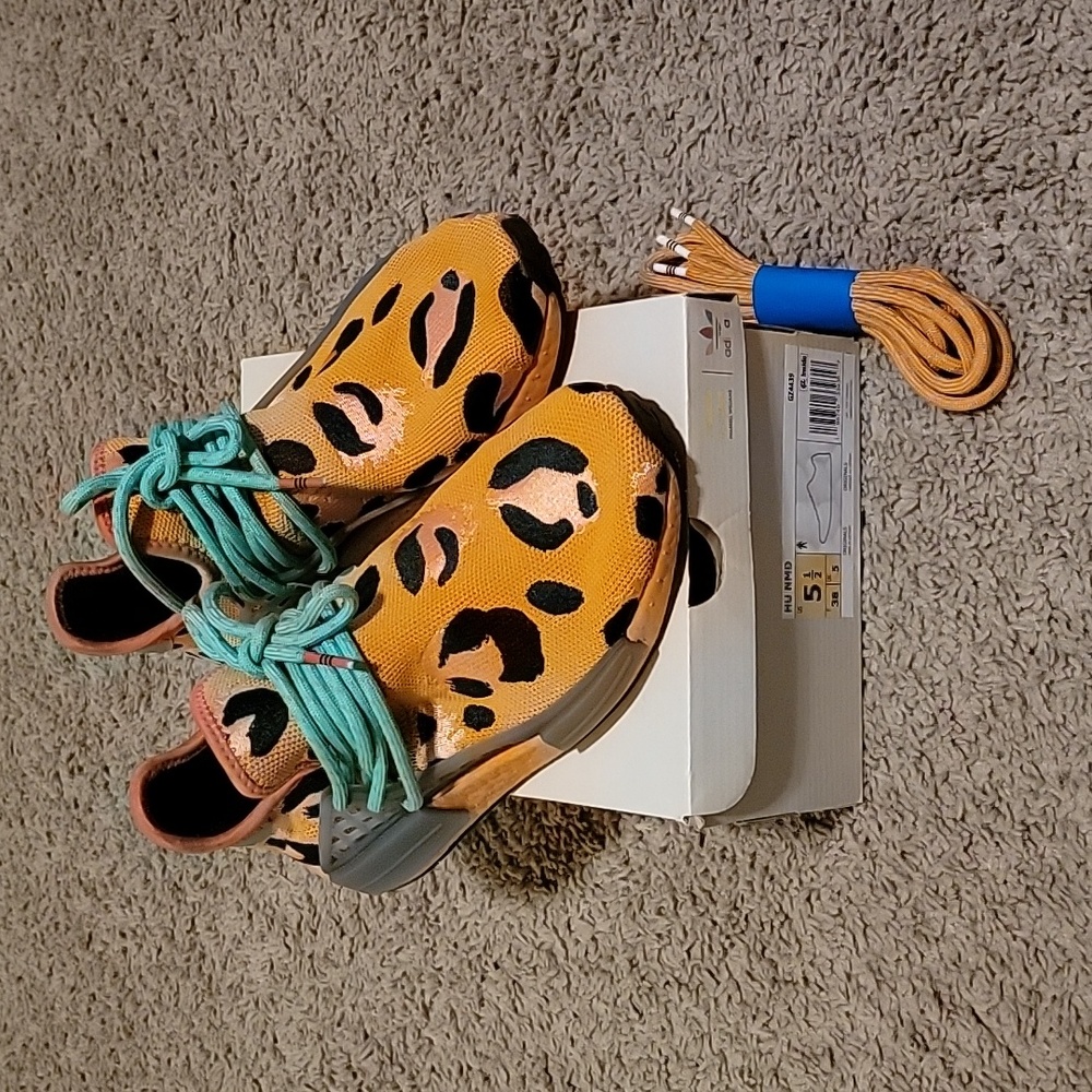NWT Adidas HU NMD Sz 5.5